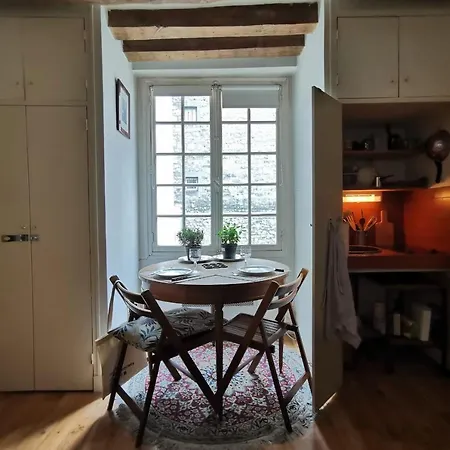 Hostnfly - Charming Studio In The Heart Of Saint-germain Apartment *